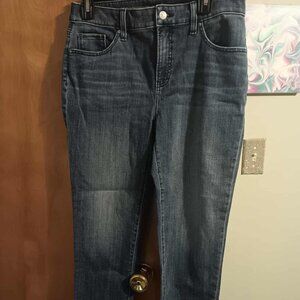 Chico's So Slimming Girlfriend Slim Leg Ankle Jeans Size 0.5 (6 Regular) Denim